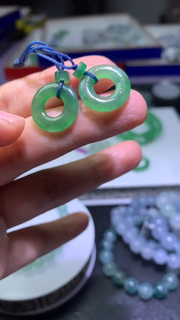 未镶嵌定制翡翠毛货