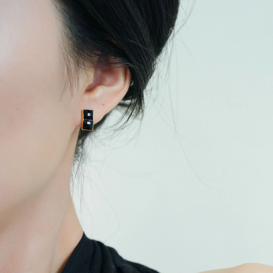 铜合金耳饰 黑色两方块甜酷精致耳环女耳圈新款潮高级感气质