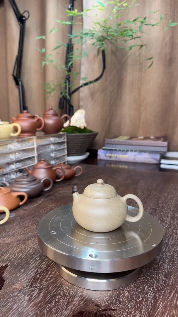 文旦壶-半手工制作（宝山黄降坡-30目）容量：140CC“微瑕慎拍”