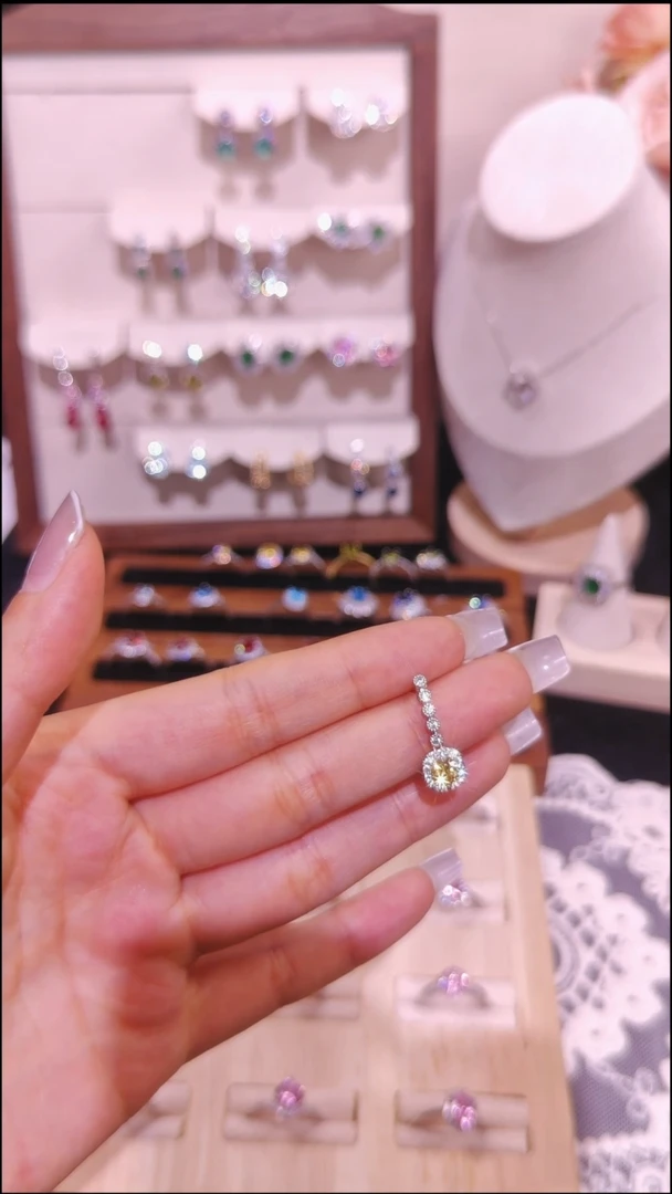 合金无黄色耳饰