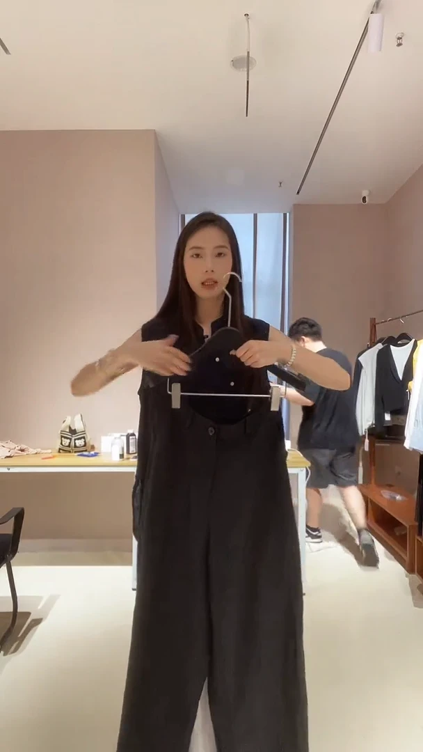 黑色麻料裤子M。。。。。