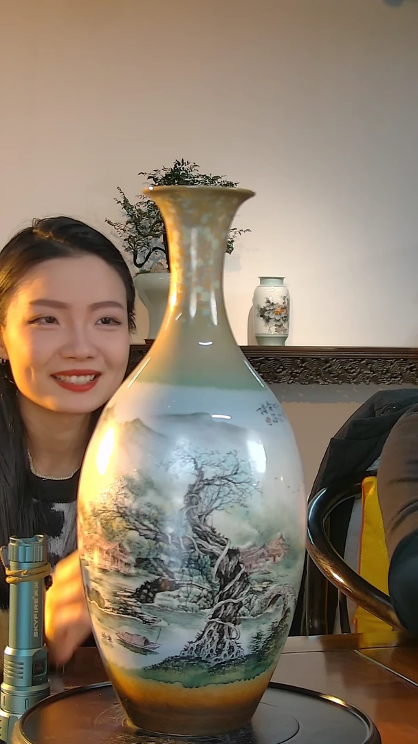 【闪购商品】瓶G25【人间瓷画】《陈小勇》