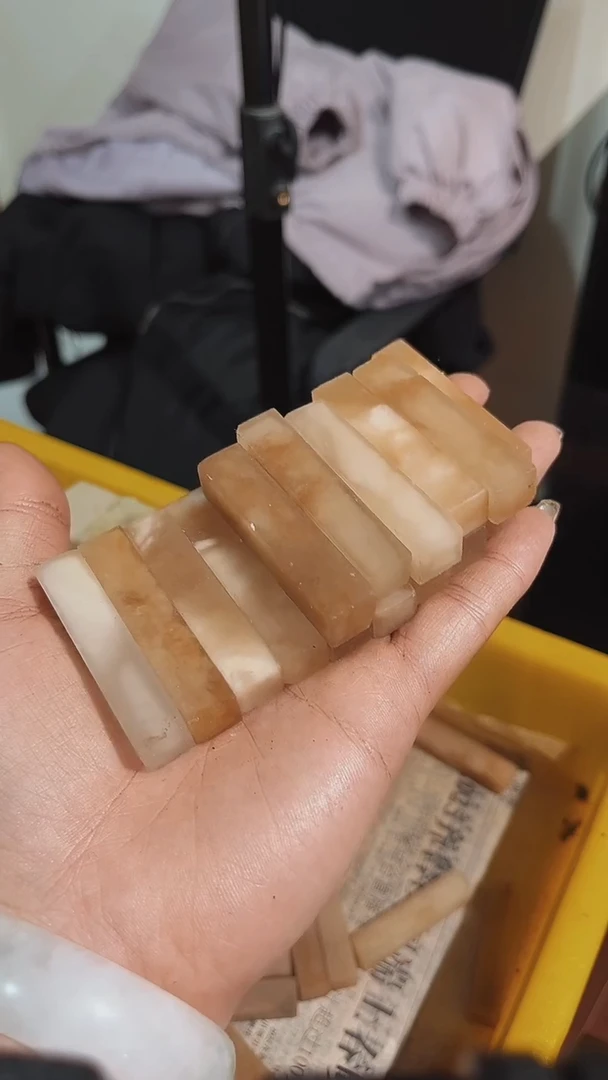 老挝石x****n瑕疵不规则章