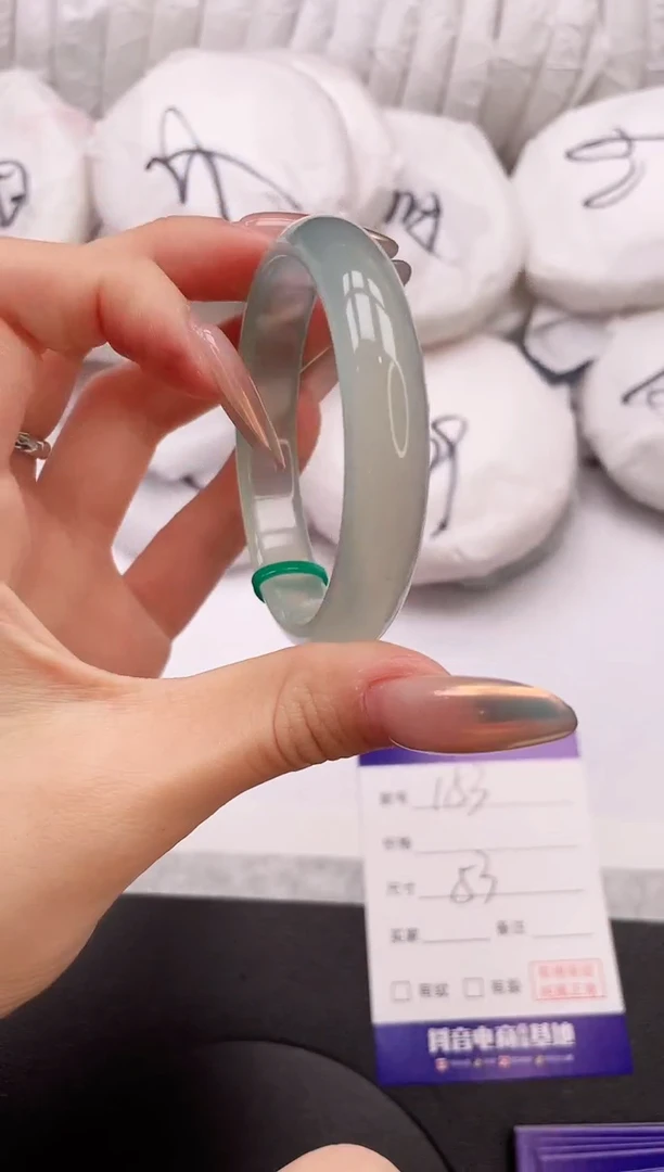 【闪购商品】石英质玉手镯未镶嵌25K153-52