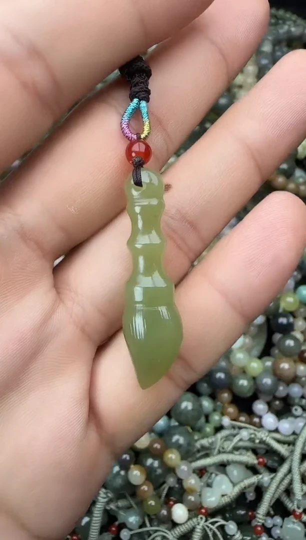 颈饰未镶嵌和田玉拍一发一