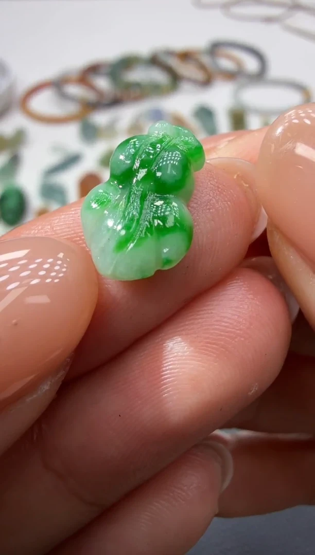 未镶嵌定制翡翠金鱼