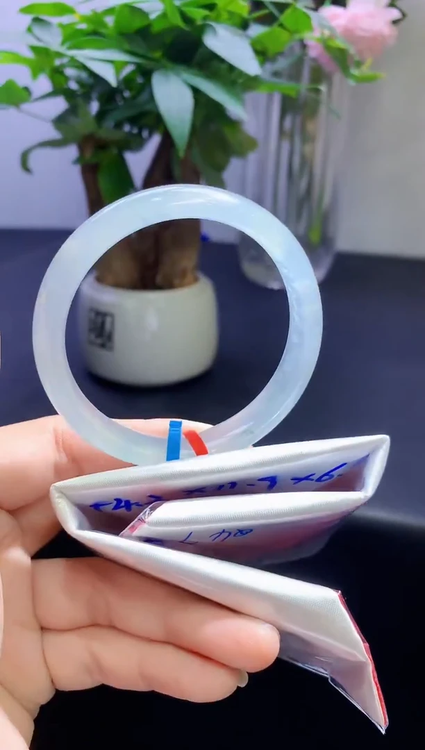 未镶嵌手镯翡翠翡翠手镯圈口54-t96手镯定金2万卖价8.5万