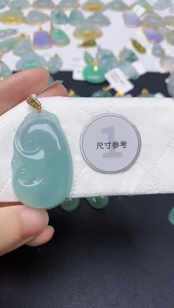 翡翠18K金镶嵌颈饰天然缅甸A货翡翠