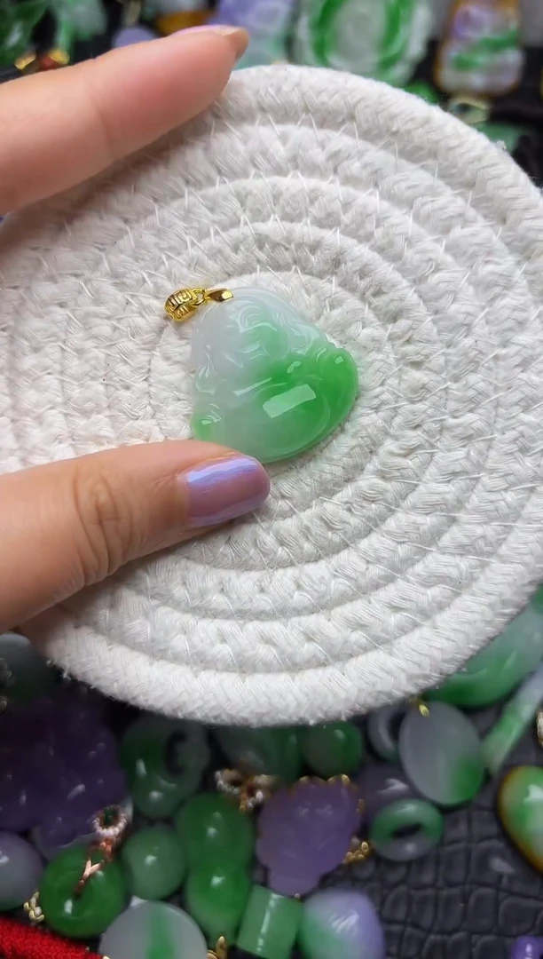 颈饰未镶嵌翡翠缅甸翡翠吊坠
