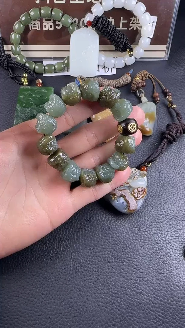 未镶嵌和田玉挂件和田玉醒狮手串