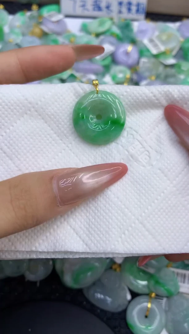 颈饰18K金镶嵌翡翠天然缅甸A货翡翠