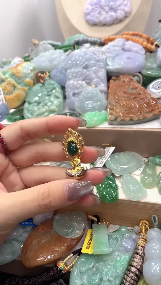 未镶嵌挂件翡翠049
