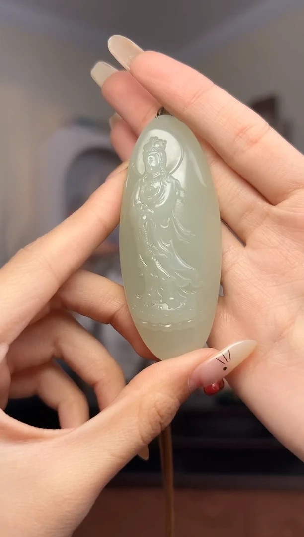 颈饰未镶嵌和田玉75*31*16mm观音