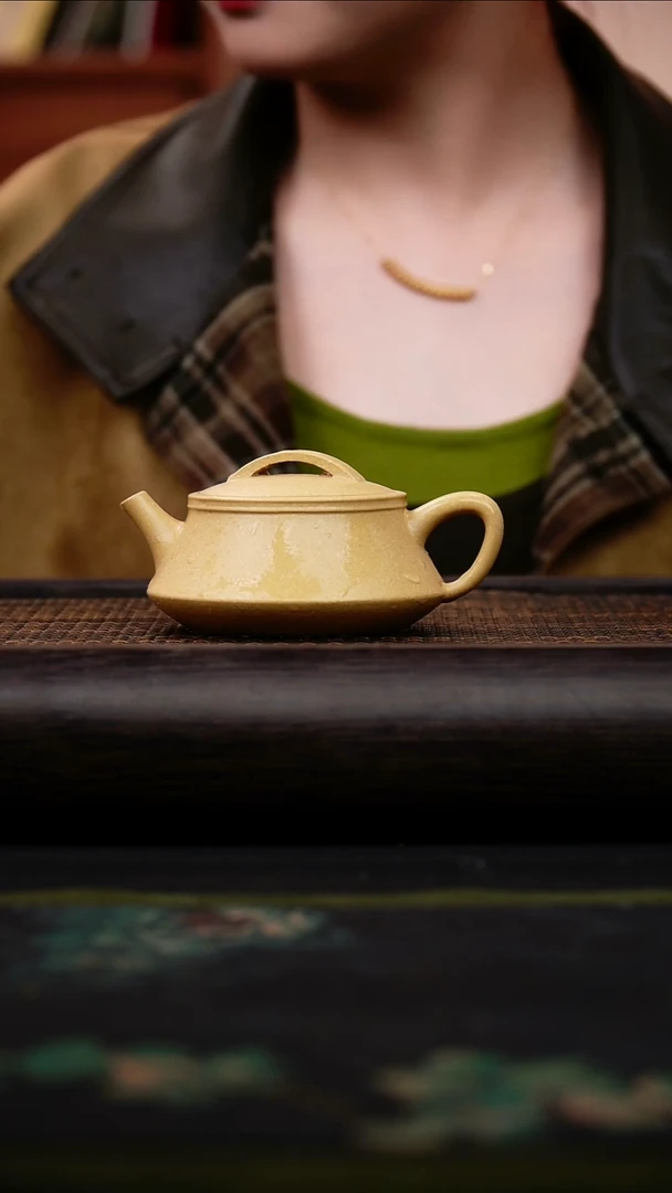 茶壶紫砂梨皮本山绿  云筑