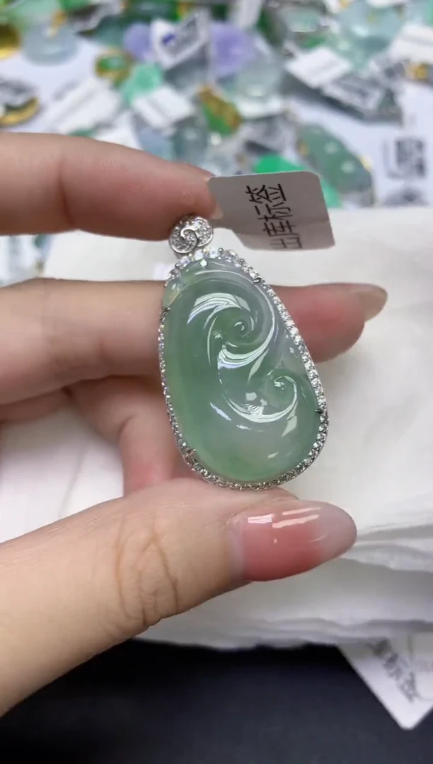 颈饰未镶嵌翡翠天然缅甸翡翠A货多样性发一件
