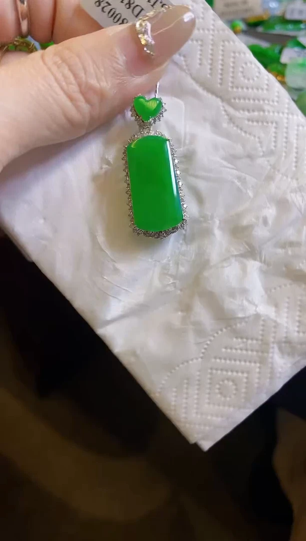 【闪购商品】定制翡翠18K金镶嵌无事牌