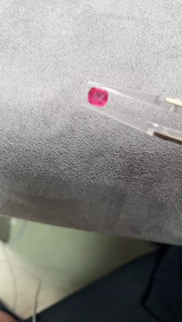 裸石尖晶石O****O1.1克拉马亨盖尖晶石