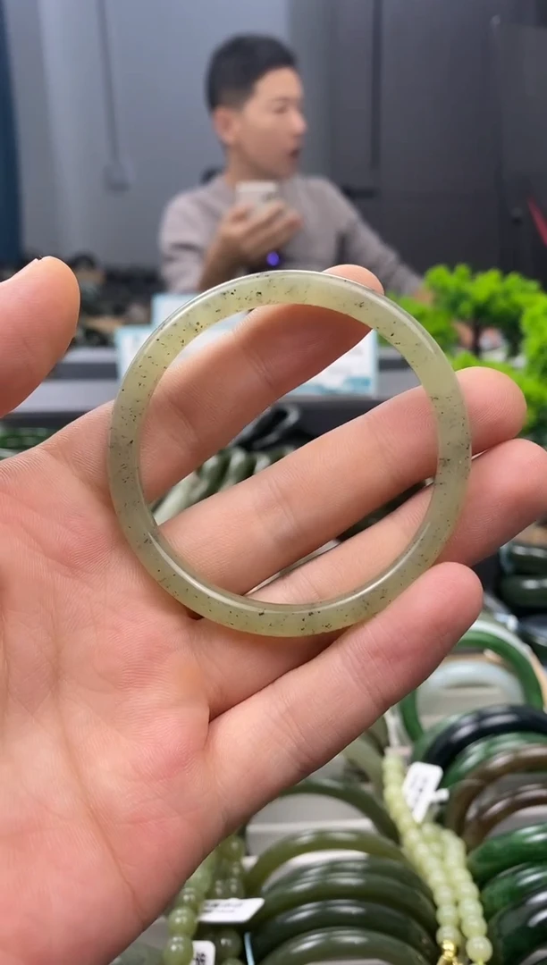 未镶嵌手镯和田玉52.5