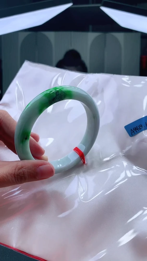 未镶嵌手镯翡翠111