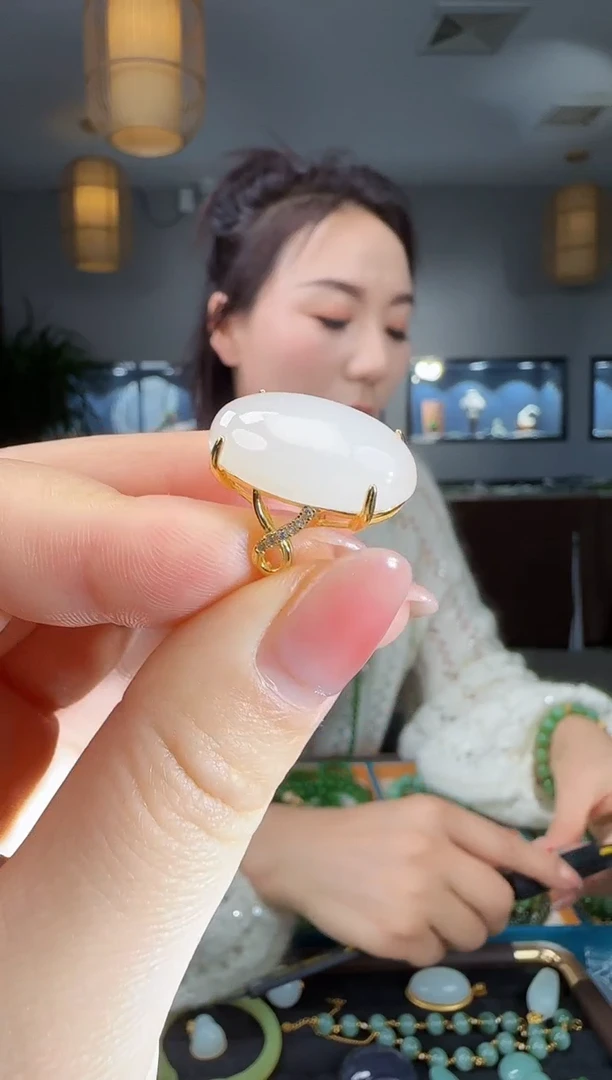 银S925镶嵌戒指和田玉1