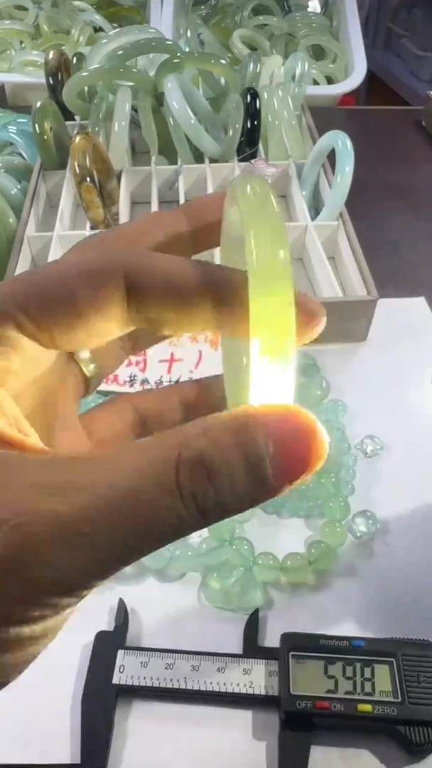 未镶嵌蛇纹石玉手镯11