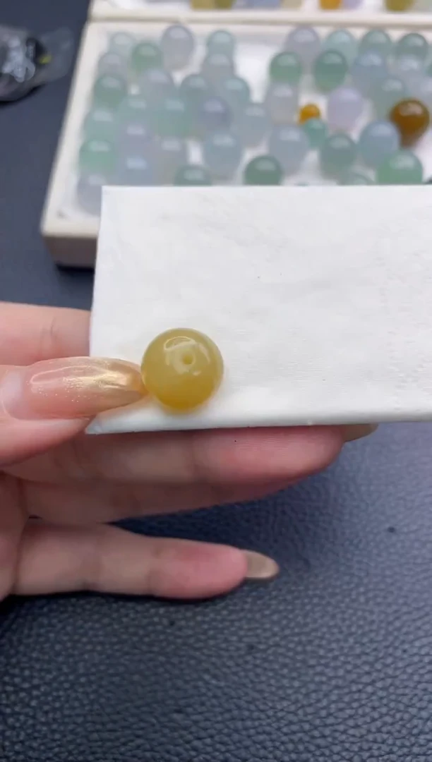 未镶嵌定制翡翠蜀**燕珠子