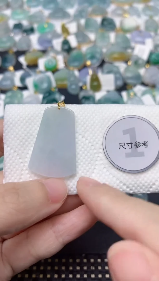 颈饰18K金镶嵌翡翠天然缅甸A货翡翠