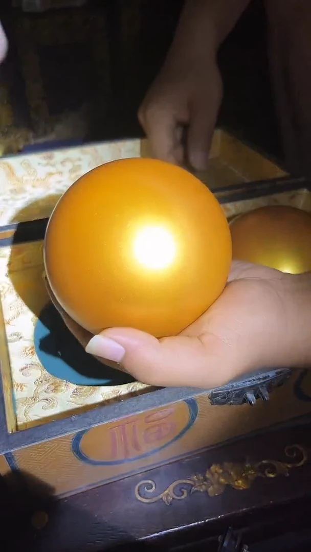 贝壳摆件1颗.大.黄