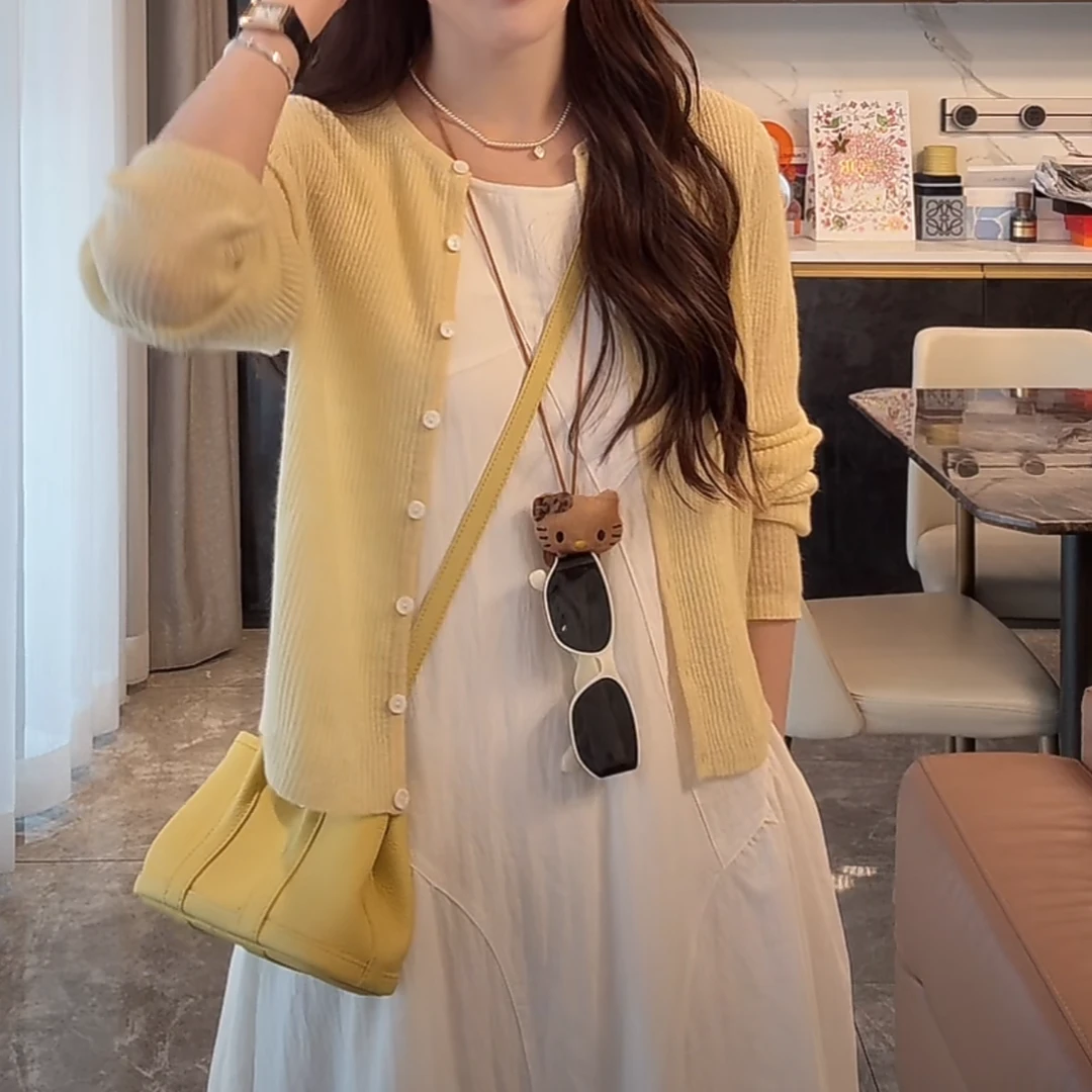 设计感单排扣轻薄长袖针织开衫外套女2025新款春季纯色圆领上衣