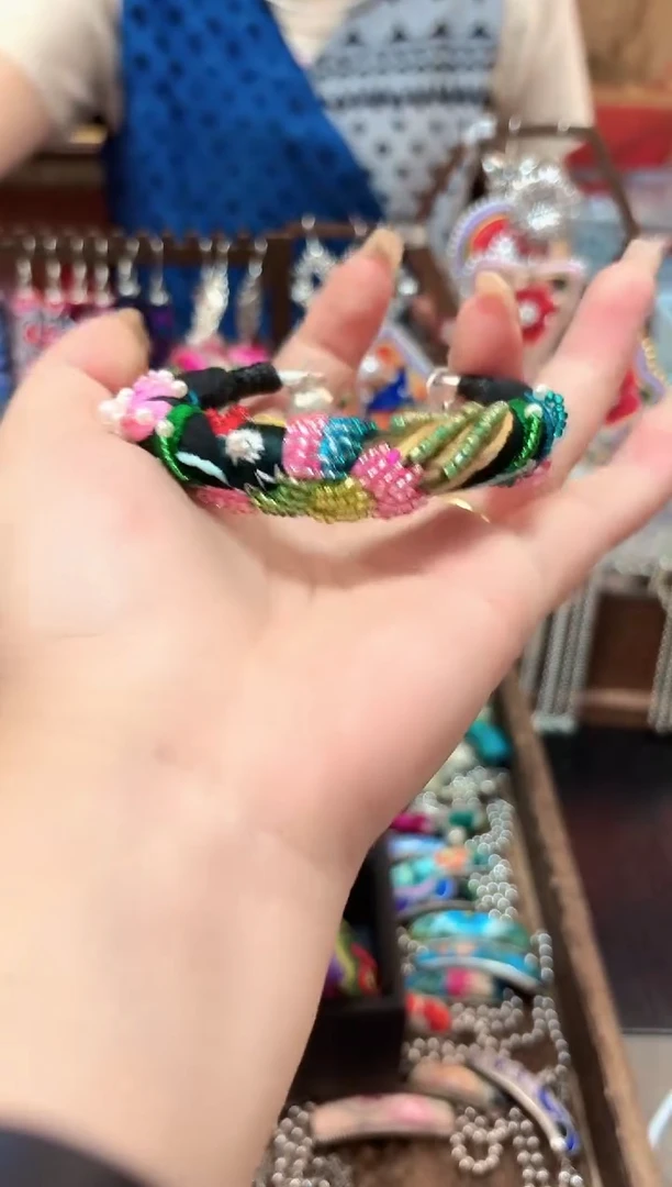 织绣F****?云织谣民族风精美饰品   78
