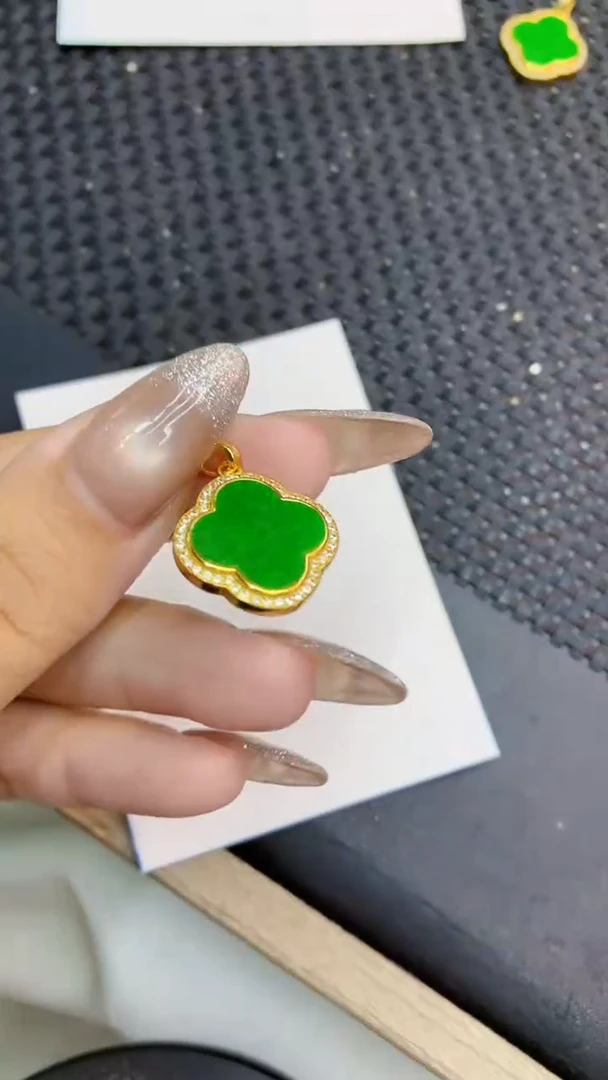 颈饰未镶嵌翡翠1