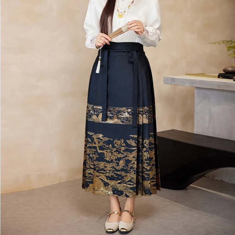 MsShe大码女装新款新中式中国风织金红色明制马面裙F2312029