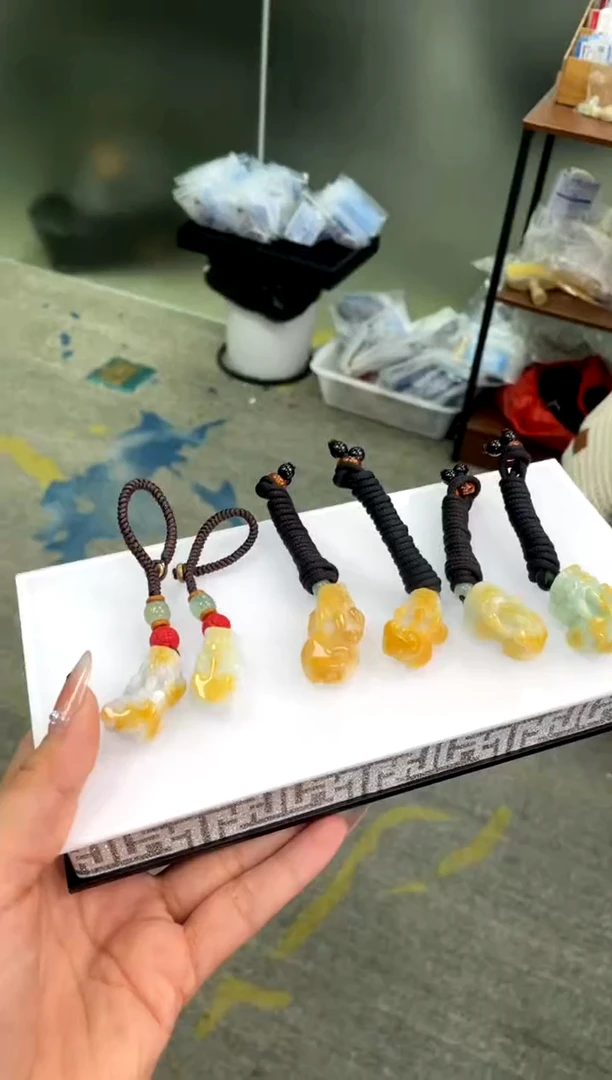 翡翠未镶嵌吊坠(不含链)黄翡貔貅多样性发货发一件