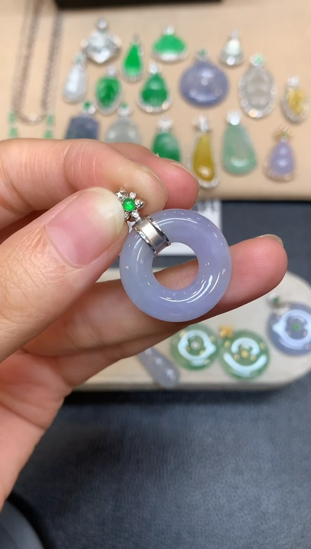 颈饰18K金镶嵌翡翠甜甜圈【无服务费