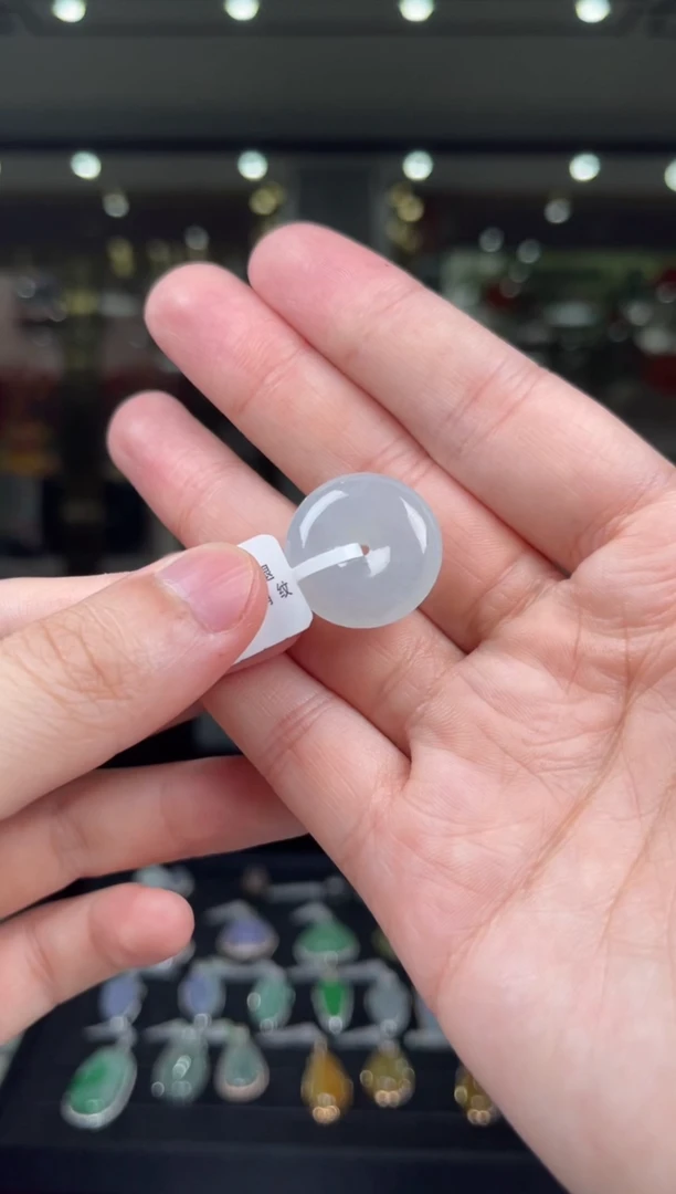 颈饰未镶嵌翡翠8号标签撕毁不退换