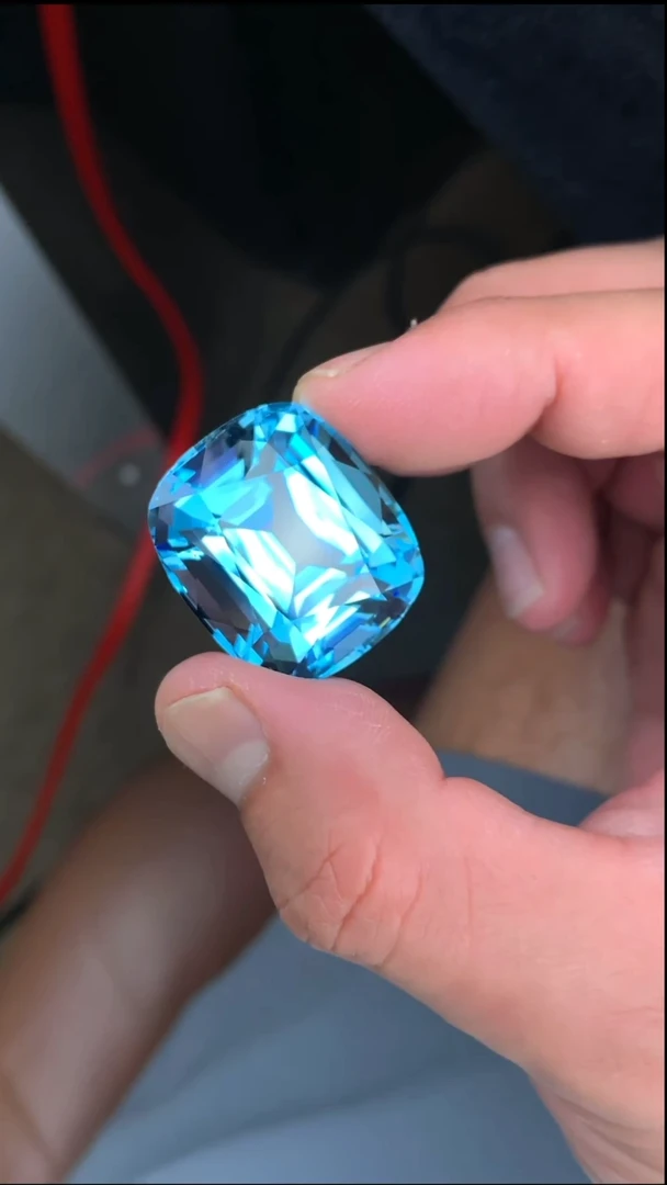海蓝宝石裸石未镶嵌75.74克拉