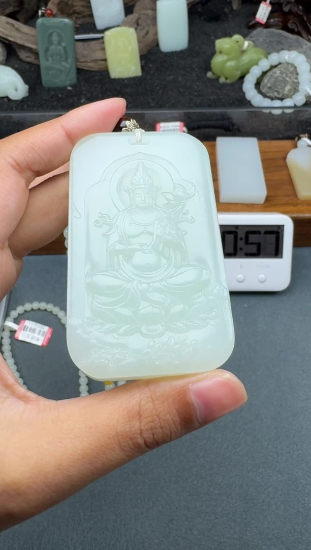 颈饰未镶嵌和田玉1