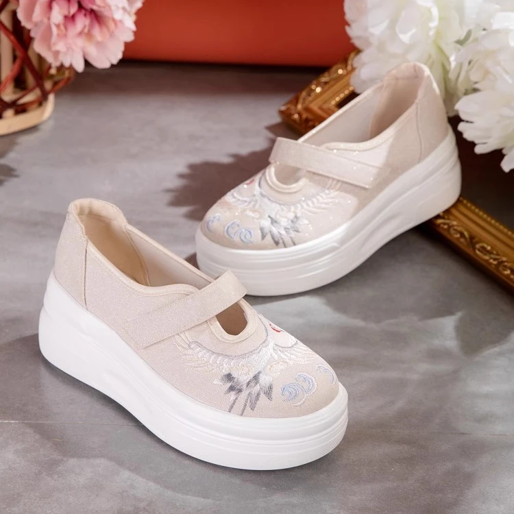 民族风绣花鞋女圆头内增高一字带时尚浅口单鞋平底舒适老北京布鞋