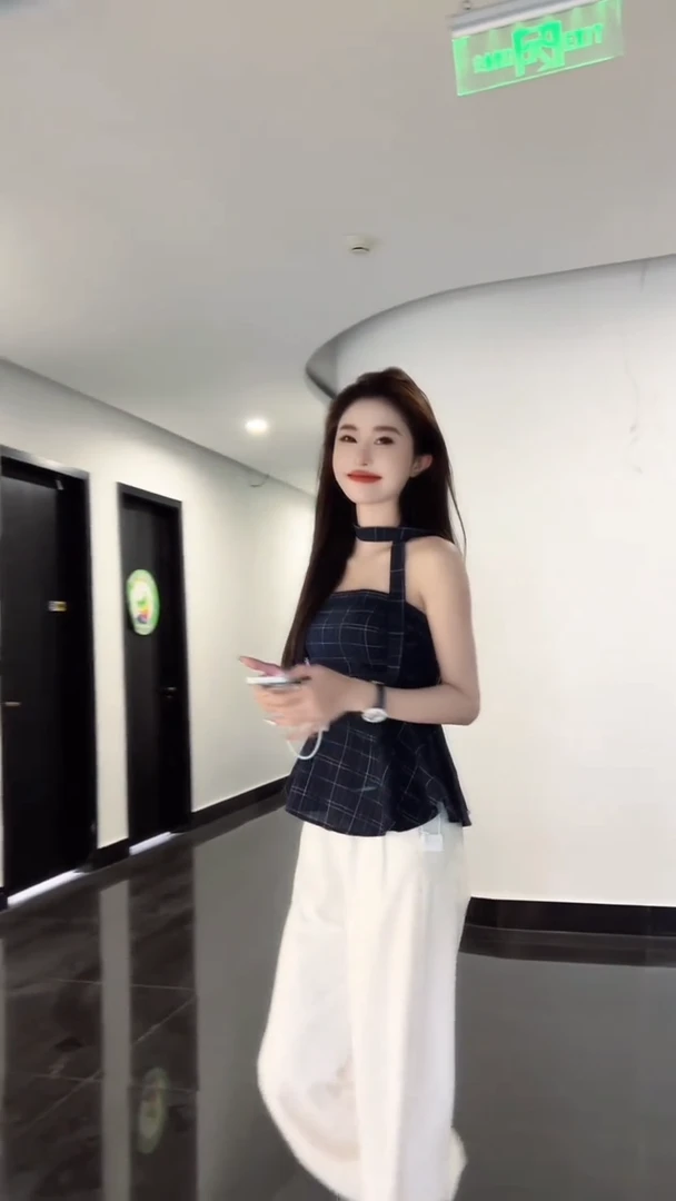 辣妹格子抹胸背心上衣女2025新款夏季高腰白色阔腿裤子两件套装