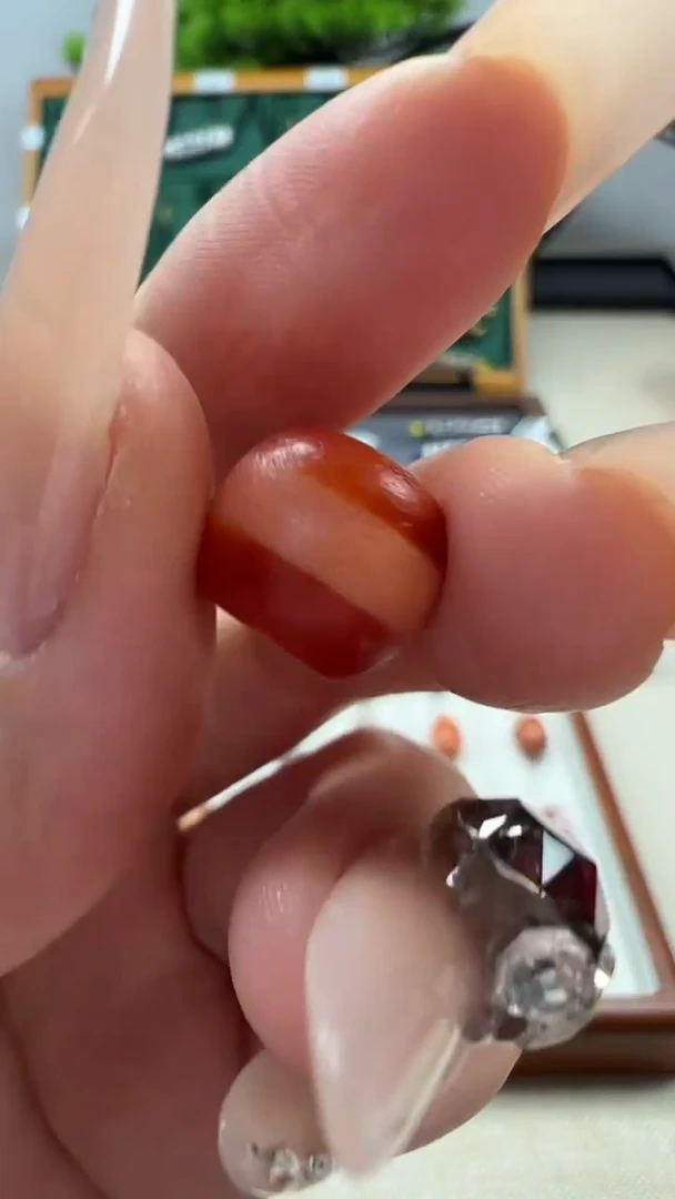 玛瑙/玉髓（覆膜）颈饰未镶嵌21微瑕随机发货