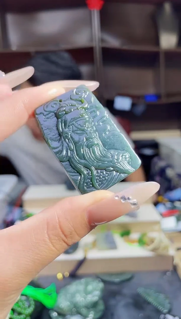 和田玉未镶嵌颈饰1