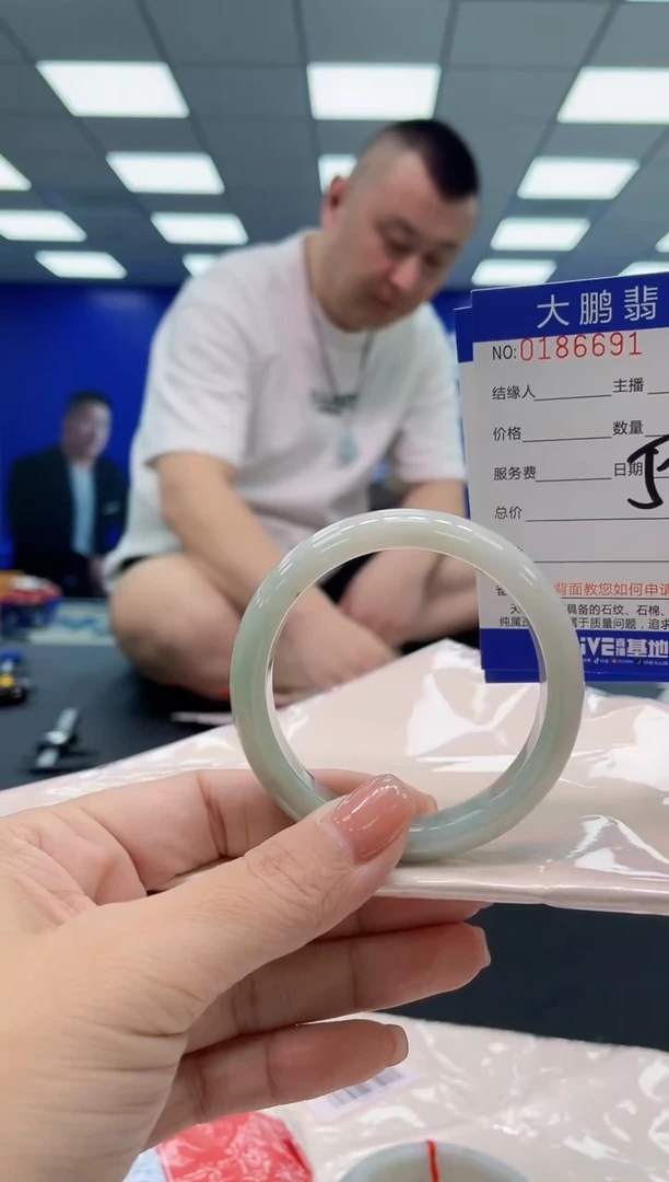翡翠手镯未镶嵌AAAAAAAAA