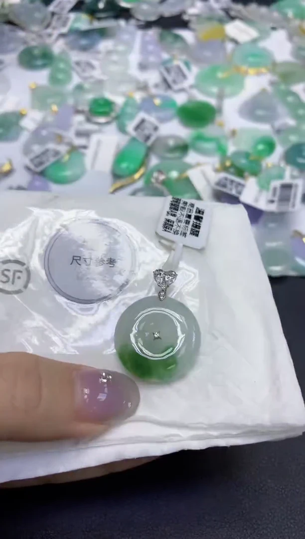 颈饰18K金镶嵌翡翠天然缅甸翡翠A货百元以上9元证书费自理