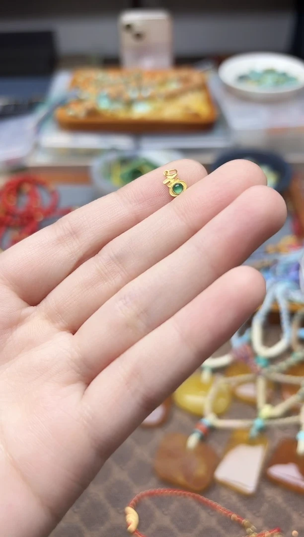 颈饰18K金镶嵌翡翠18K金翡翠吊坠ZX