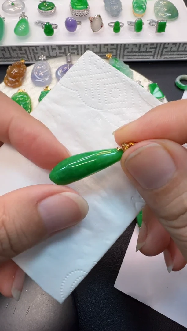 翡翠18K金镶嵌吊坠(不含链)2980