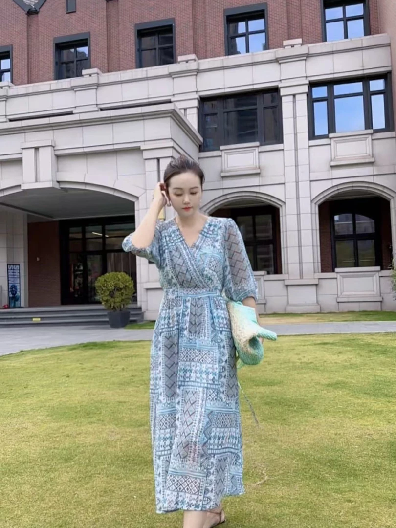 蓝色条纹度假风气质优雅印花夏季长款V领连衣裙