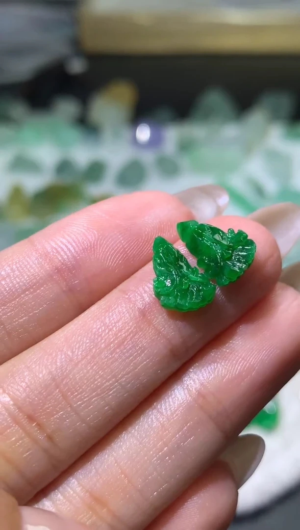 未镶嵌定制翡翠毛货  11.6-7.7-2.7