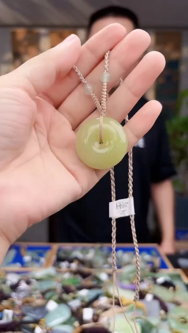 和田玉未镶嵌挂件拍一发一