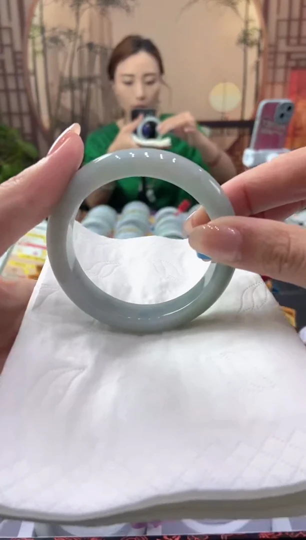 翡翠手镯未镶嵌00044674