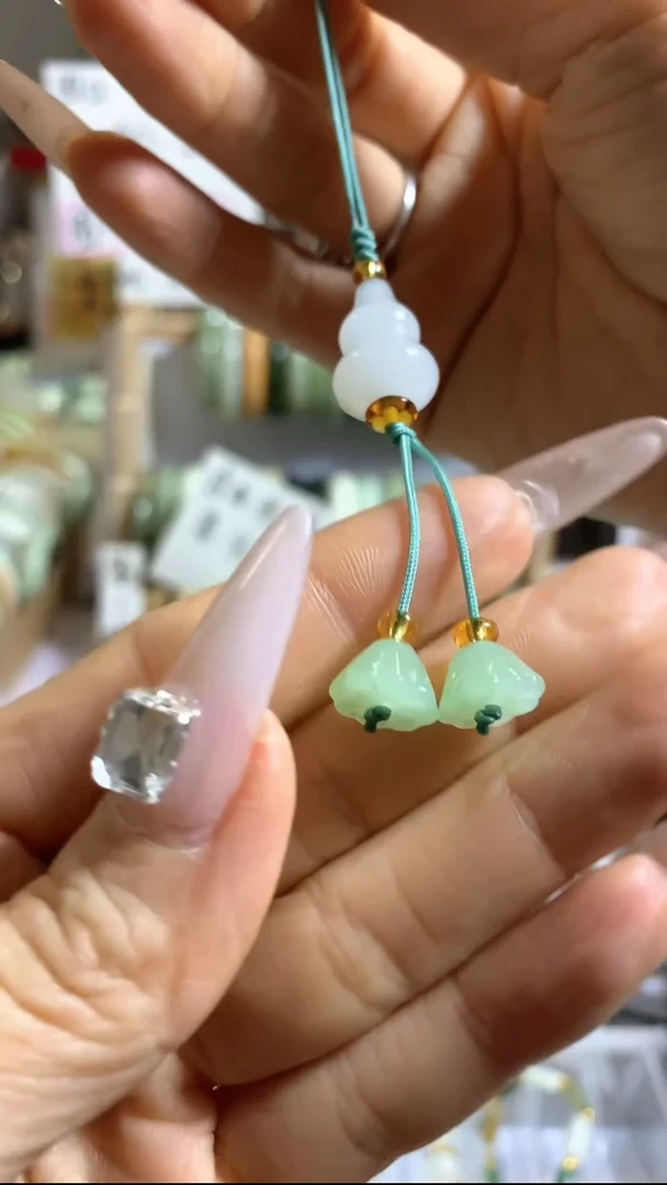 吊坠(赠链)未镶嵌石英质玉64